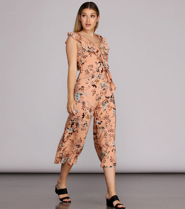 Just Dandy Floral jumpsuit will help you dress the part in stylish holiday party attire, an outfit for a New Year’s Eve party, & dressy or cocktail attire for any event.