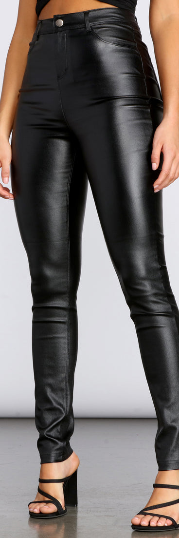 High Waist Faux Leather Skinny Pants provides a stylish start to creating your best summer outfits of the season with on-trend details for 2023!