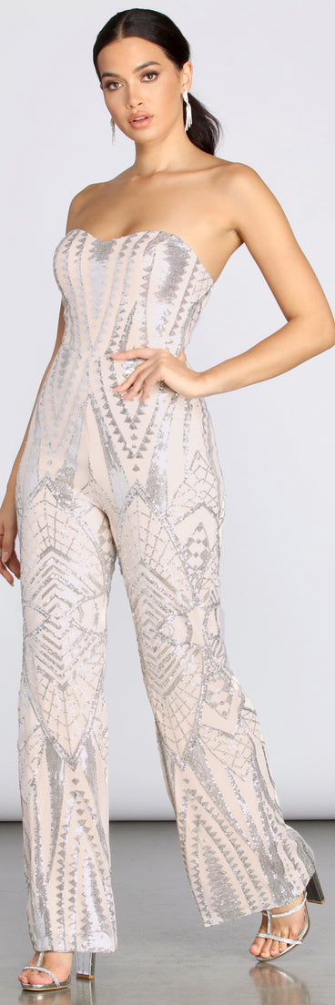 Sweetheart In Sequins Jumpsuit will help you dress the part in stylish holiday party attire, an outfit for a New Year’s Eve party, & dressy or cocktail attire for any event.