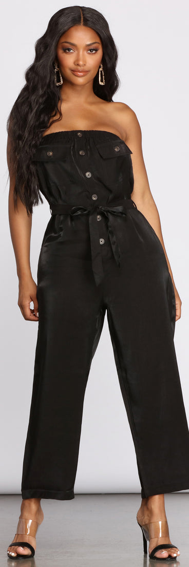 Strapless Utility Jumpsuit provides a stylish start to creating your best summer outfits of the season with on-trend details for 2023!