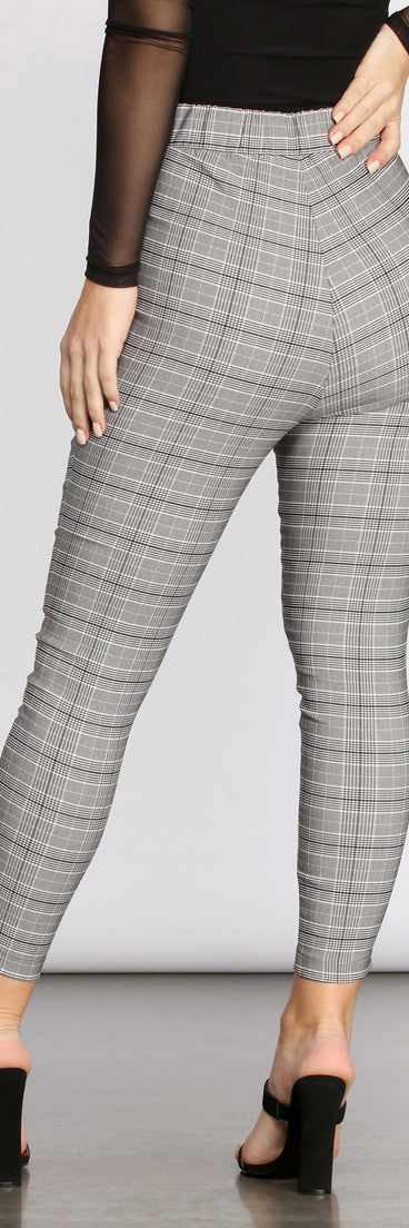 Pull Up In Plaid Mid Rise Skinny Trousers provides a stylish start to creating your best summer outfits of the season with on-trend details for 2023!