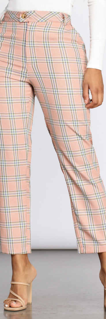 Mad For Plaid Cropped Pants provides a stylish start to creating your best summer outfits of the season with on-trend details for 2023!
