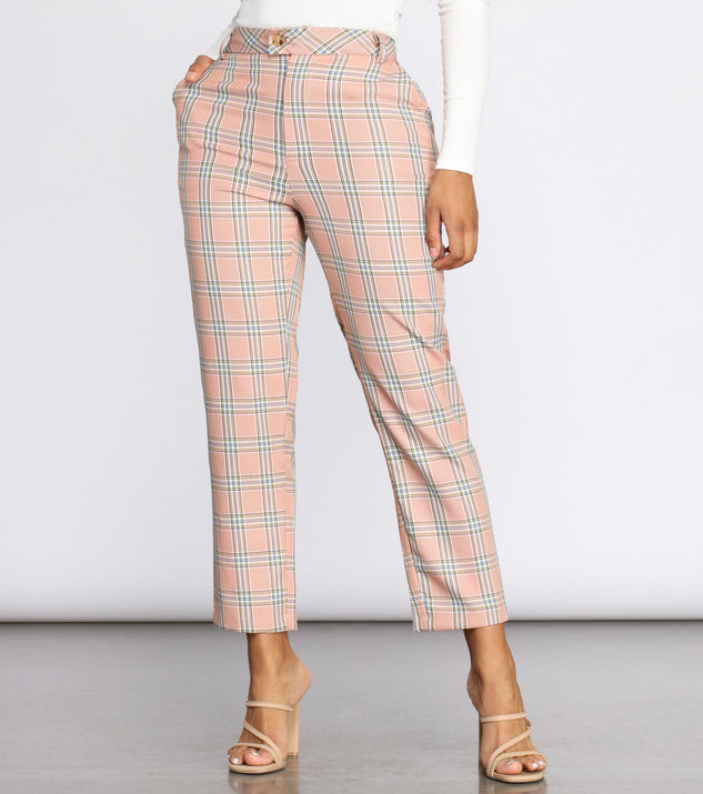 Mad For Plaid Cropped Pants provides a stylish start to creating your best summer outfits of the season with on-trend details for 2023!