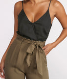 Two Tone Sleeveless V-Neck Paperbag Jumpsuit is the perfect Homecoming look pick with on-trend details to make the 2023 HOCO dance your most memorable event yet!
