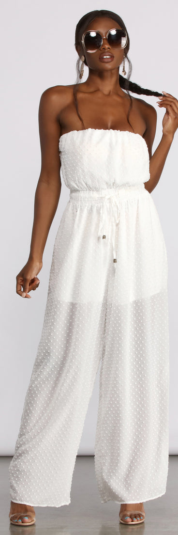 Sleeveless Dotted Wide Leg Jumpsuit provides a stylish start to creating your best summer outfits of the season with on-trend details for 2023!