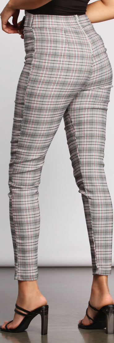 High Waist Plaid Perfection Skinny Pants provides a stylish start to creating your best summer outfits of the season with on-trend details for 2023!