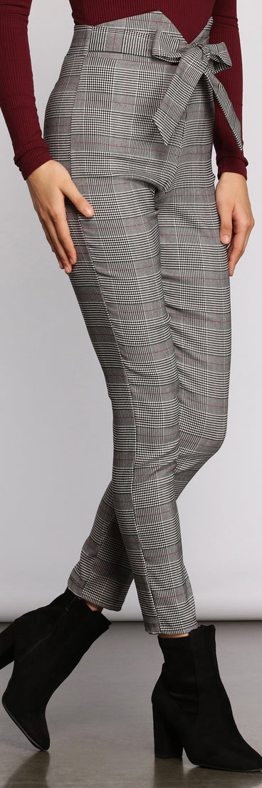 Fashionably Chic Plaid Skinny Pants provides a stylish start to creating your best summer outfits of the season with on-trend details for 2023!