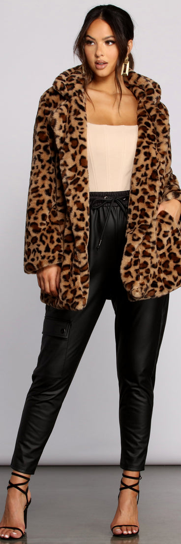 High Waist Faux Leather Cargo Pants provides a stylish start to creating your best summer outfits of the season with on-trend details for 2023!