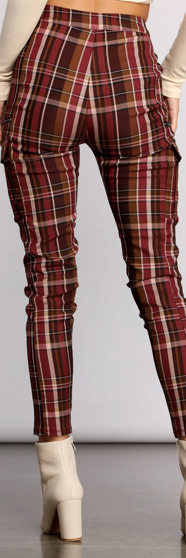 High Waist Plaid Cargo Skinny Pants provides a stylish start to creating your best summer outfits of the season with on-trend details for 2023!
