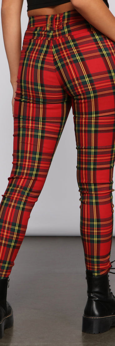 High Rise Zippered Plaid Pants provides a stylish start to creating your best summer outfits of the season with on-trend details for 2023!