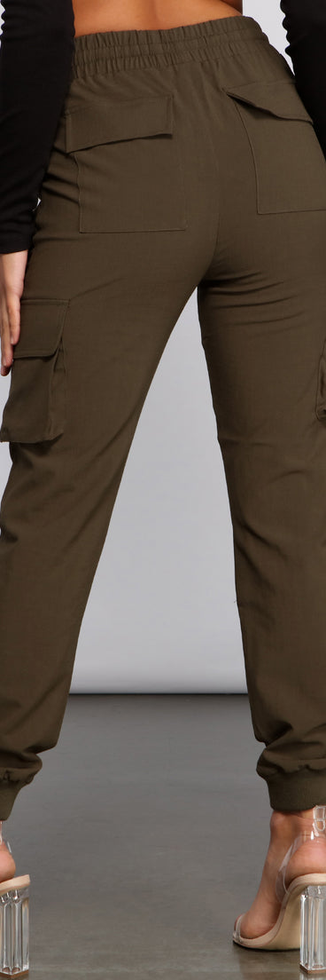 Boss Babe Cargo Joggers provides a stylish start to creating your best summer outfits of the season with on-trend details for 2023!