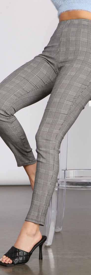 Glen Plaid Skinny Tapered Pants provides a stylish start to creating your best summer outfits of the season with on-trend details for 2023!
