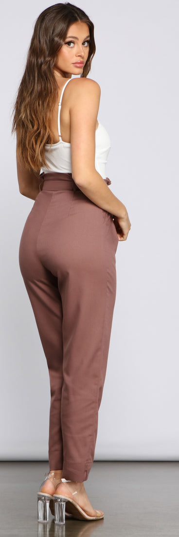 Sophisticated Style Sleeveless Jumpsuit provides a stylish start to creating your best summer outfits of the season with on-trend details for 2023!