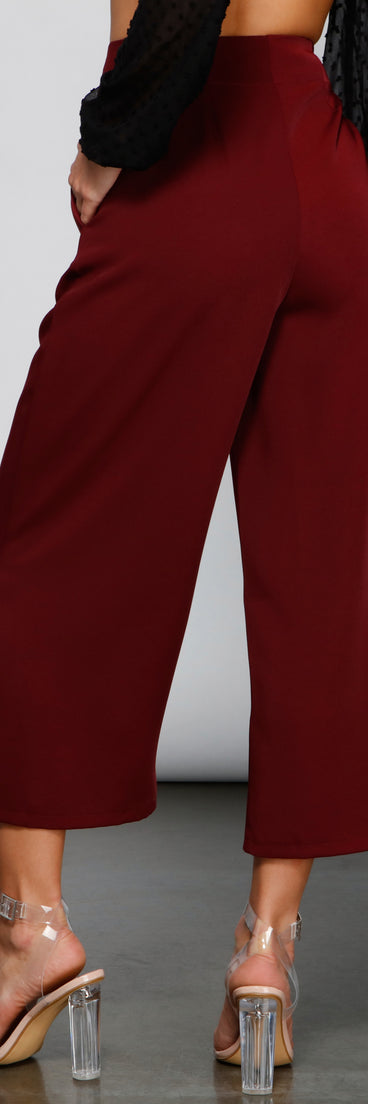 Chic Culotte Wide-Leg Trouser Pants provides a stylish start to creating your best summer outfits of the season with on-trend details for 2023!