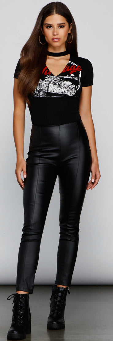 Edgy Appeal Faux Leather Coated Skinny Pants provides a stylish start to creating your best summer outfits of the season with on-trend details for 2023!