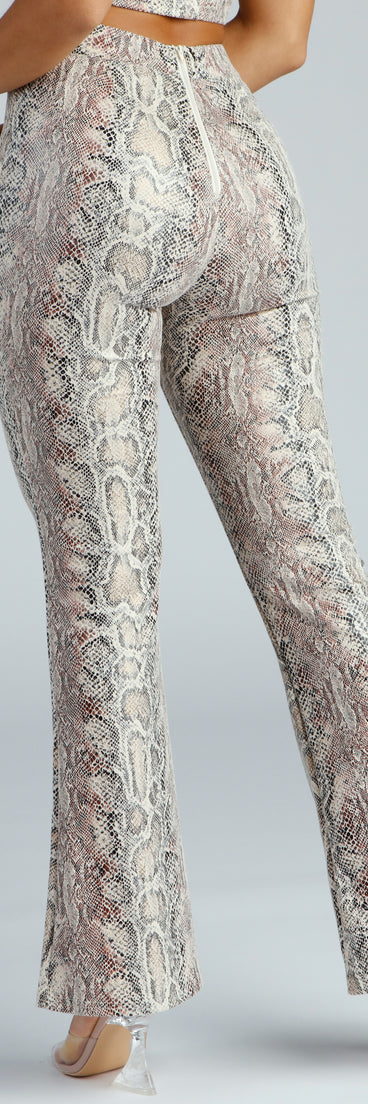 Bring The Flair Snake Print Pants provides a stylish start to creating your best summer outfits of the season with on-trend details for 2023!