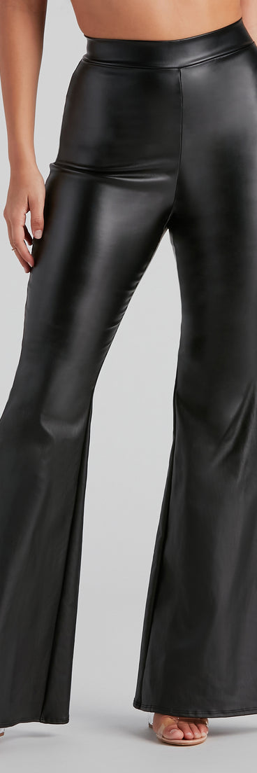 All About The Flair High-Rise Pants provides a stylish start to creating your best summer outfits of the season with on-trend details for 2023!