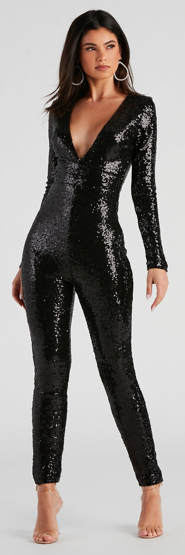 Perfect Shimmer Sequin V-Neck Jumpsuit provides a stylish start to creating your best summer outfits of the season with on-trend details for 2023!