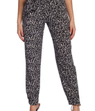 You’ll look stunning in the Pounce Back Paper Bag Pants when paired with its matching separate to create a glam clothing set perfect for parties, date nights, concert outfits, back-to-school attire, or for any summer event!