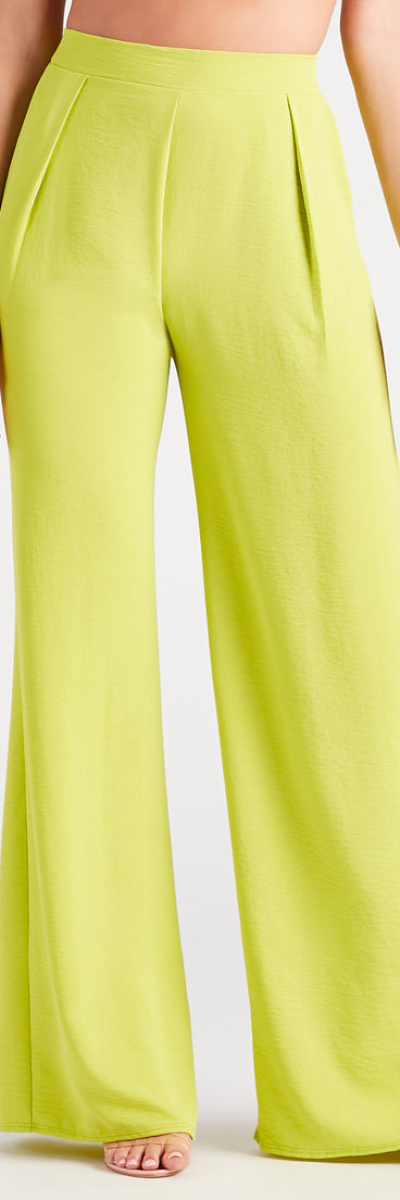 Weekend Chic High Waist Wide-Leg Pants provides a stylish start to creating your best summer outfits of the season with on-trend details for 2023!