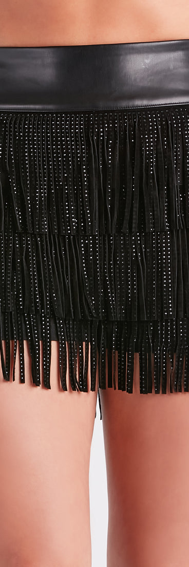 So Much Sass Faux Suede Fringe Hot Shorts is a fire pick to create a concert outfit, 2024 festival looks, outfits for raves, or to complete your best party outfits or clubwear!