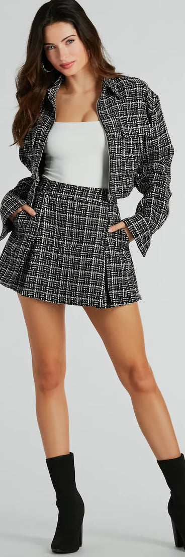 The mini skirt length on the Sophisticated Posh Zip Up Tweed Plaid Skort adds a sultry detail to your going-out outfits or everyday looks.