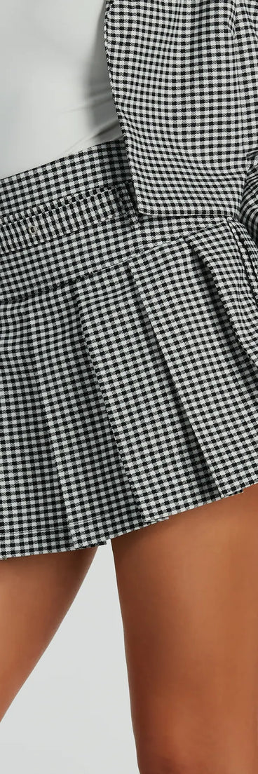 The mini skirt length on the Preppy Perfection Gingham Twill Skater Skort adds a sultry detail to your going-out outfits or everyday looks.