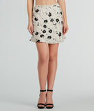 The mini skirt length on the Fashionable Floral Mini Skort adds a sultry detail to your going-out outfits or everyday looks.