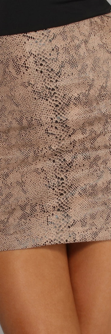 Strikingly Beautiful Mini Skirt for 2023 festival outfits, festival dress, outfits for raves, concert outfits, and/or club outfits