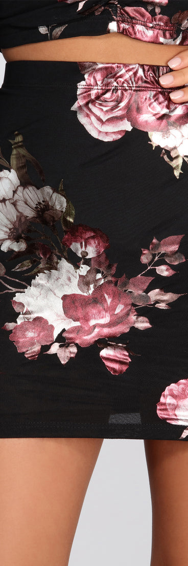 Foiled Floral Mesh Mini Skirt provides a stylish start to creating your best summer outfits of the season with on-trend details for 2023!