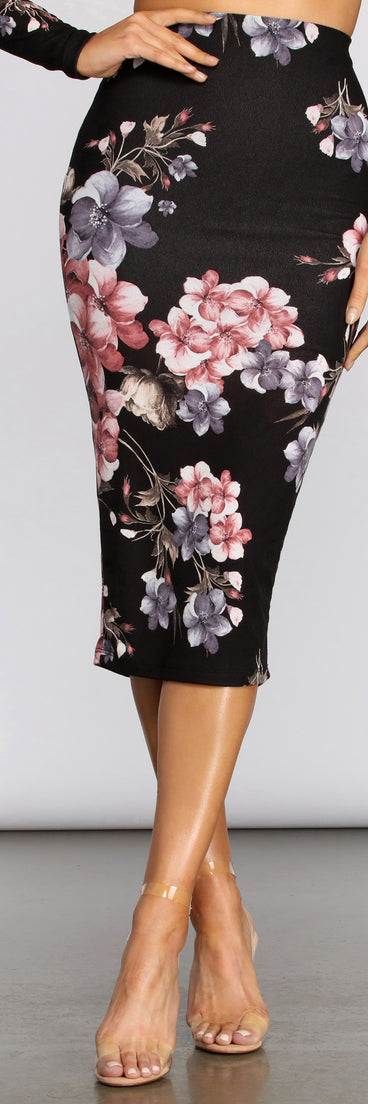 Flirty Florals Pencil Skirt provides a stylish start to creating your best summer outfits of the season with on-trend details for 2023!