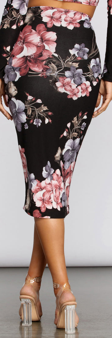 Flirty Florals Pencil Skirt provides a stylish start to creating your best summer outfits of the season with on-trend details for 2023!