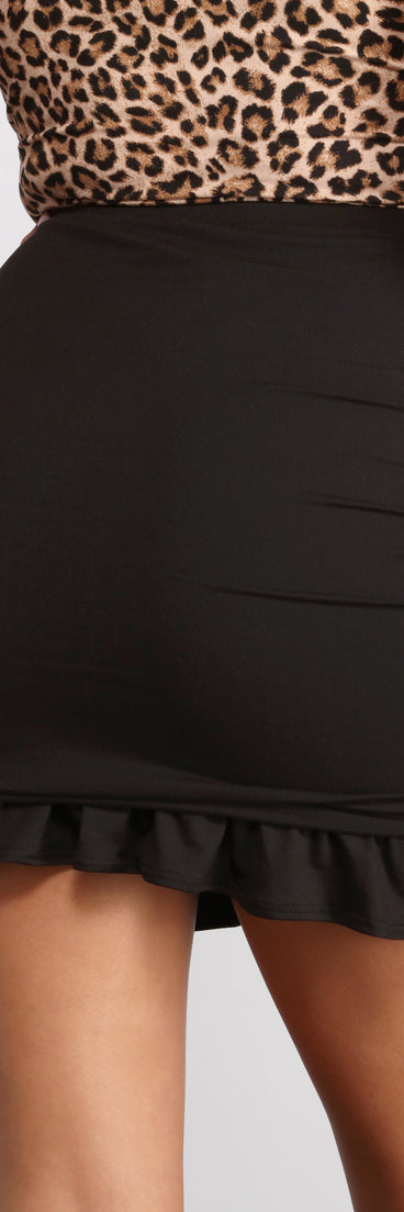 Ruched and Ruffled High Waist Mini Skirt provides a stylish start to creating your best summer outfits of the season with on-trend details for 2023!