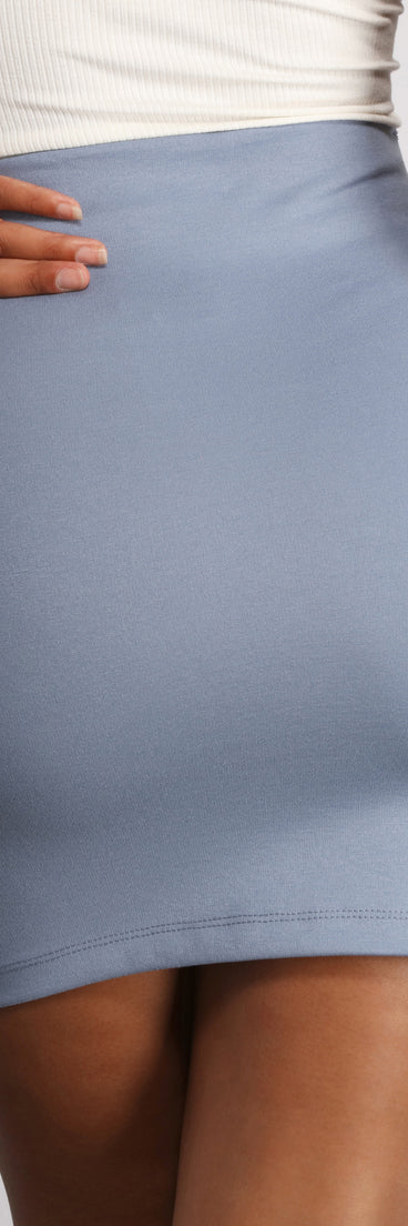 High Waist Ponte Knit Mini Skirt provides a stylish start to creating your best summer outfits of the season with on-trend details for 2023!