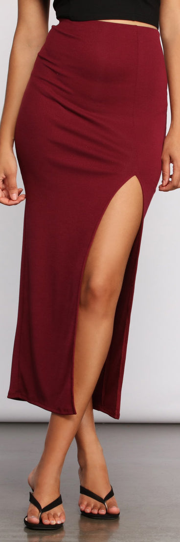 Ribbed High Slit Maxi Skirt provides a stylish start to creating your best summer outfits of the season with on-trend details for 2023!
