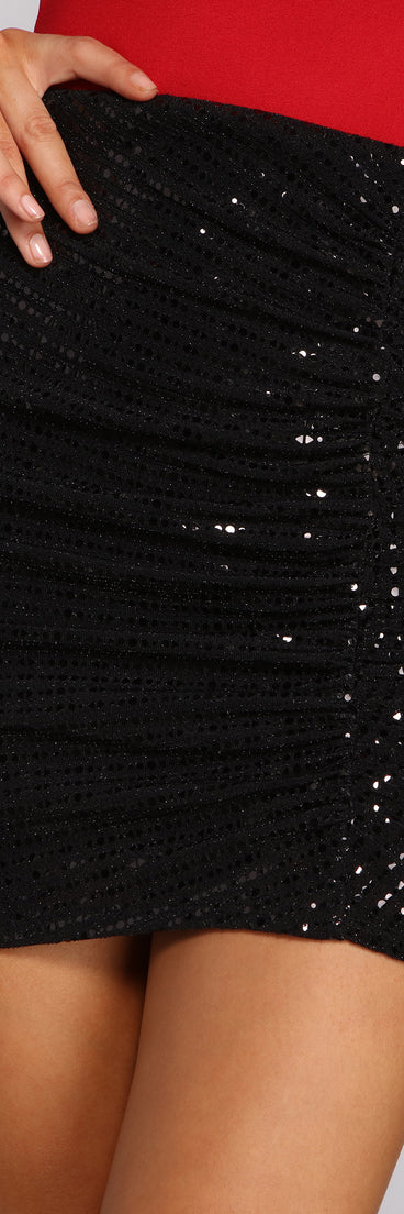 Major Babe Sequin Mini Skirt provides a stylish start to creating your best summer outfits of the season with on-trend details for 2023!
