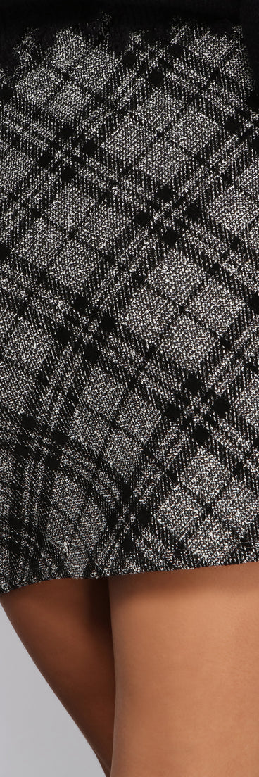 Preppy Plaid Tweed Mini Skirt provides a stylish start to creating your best summer outfits of the season with on-trend details for 2023!