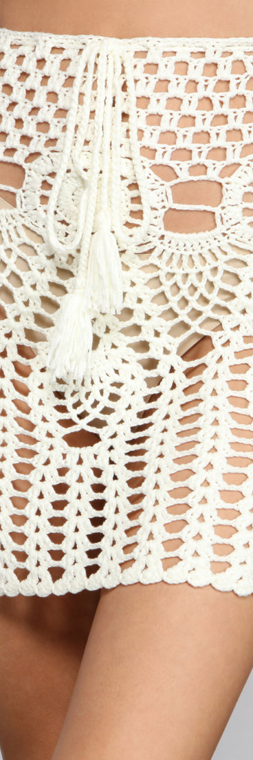 Crochet Cutie Mini Skirt provides a stylish start to creating your best summer outfits of the season with on-trend details for 2023!