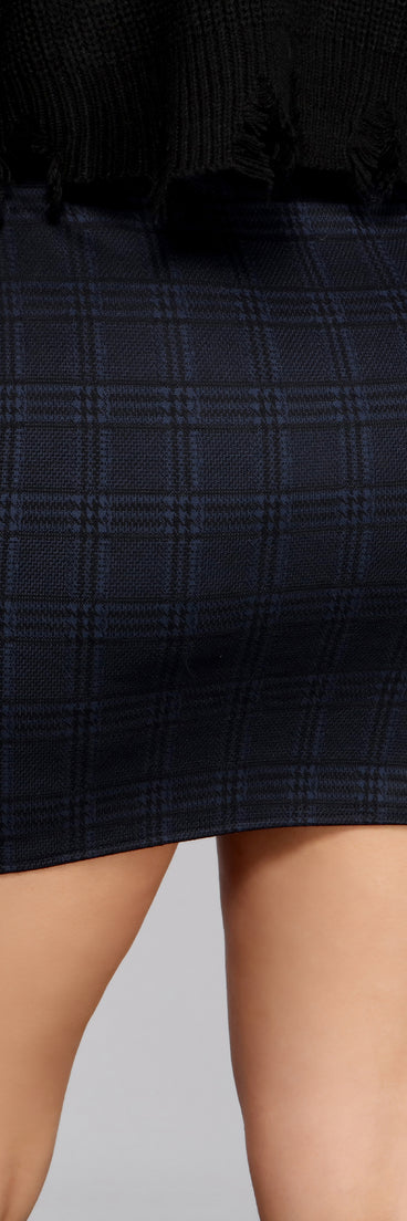 Asymmetrical Houndstooth Print Mini Skirt provides a stylish start to creating your best summer outfits of the season with on-trend details for 2023!