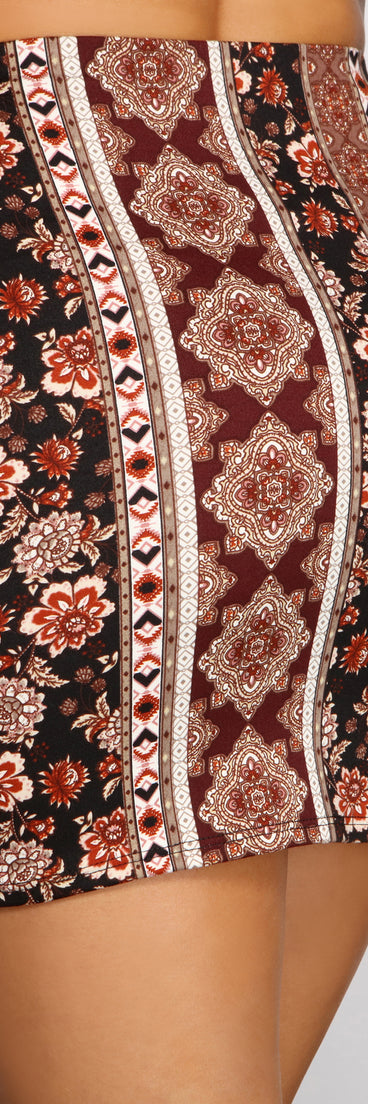 Boho-Chic Floral Printed Mini Skirt provides a stylish start to creating your best summer outfits of the season with on-trend details for 2023!