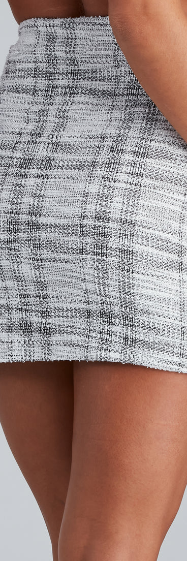 Perfectly Posh Tweed Plaid Skirt provides a stylish start to creating your best summer outfits of the season with on-trend details for 2023!