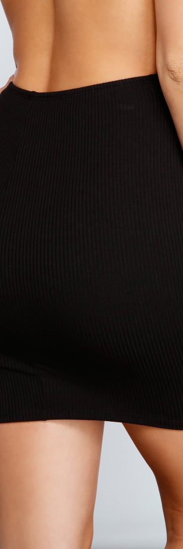 Effortlessly Chic Mini Skirt provides a stylish start to creating your best summer outfits of the season with on-trend details for 2023!