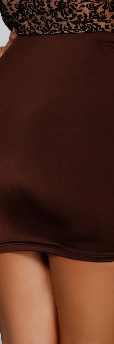 Drawn In Ruched Mini Skirt provides a stylish start to creating your best summer outfits of the season with on-trend details for 2023!