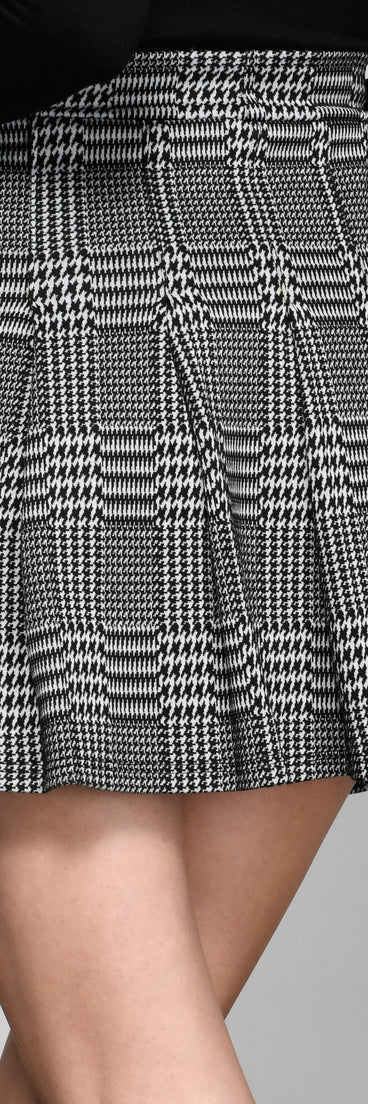 Flared And Flirty Houndstooth Skater Skirt provides a stylish start to creating your best summer outfits of the season with on-trend details for 2023!