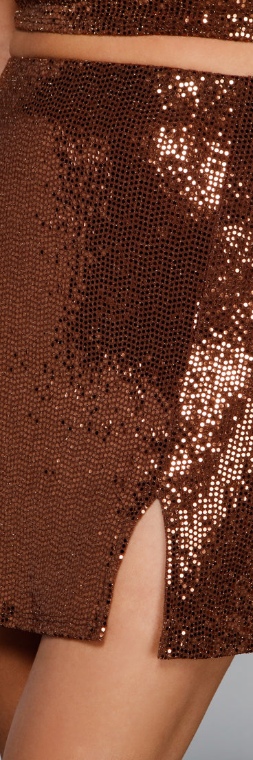 Major Glamour Sequin Mini Skirt provides a stylish start to creating your best summer outfits of the season with on-trend details for 2023!