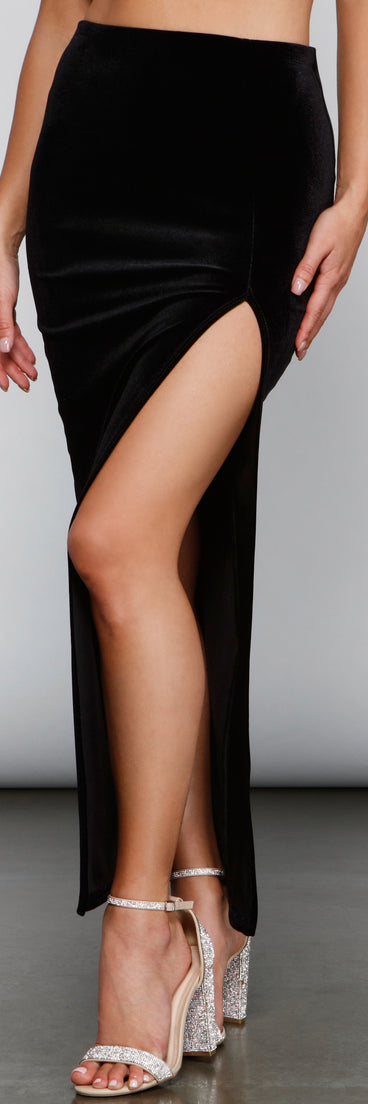Luxe Night Out High Slit Skirt provides a stylish start to creating your best summer outfits of the season with on-trend details for 2023!