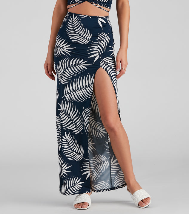 Tropical Palm Leaf Maxi Skirt provides a stylish start to creating your best summer outfits of the season with on-trend details for 2023!
