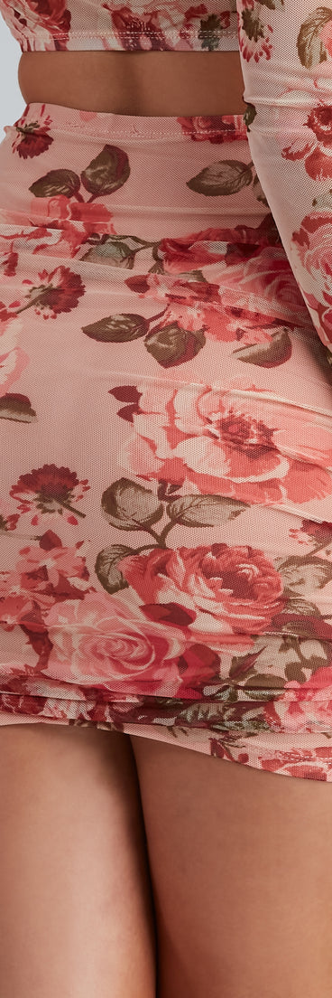 Capture Hearts Mesh Mini Skirt provides a stylish start to creating your best summer outfits of the season with on-trend details for 2023!