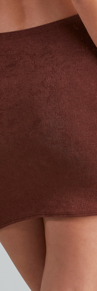 Cocktail Hour Ruched Slit Mini Skirt provides a stylish start to creating your best summer outfits of the season with on-trend details for 2023!