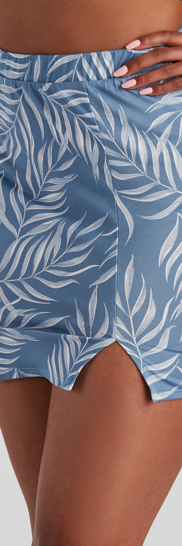 Island-Ready Printed Mini Skirt provides a stylish start to creating your best summer outfits of the season with on-trend details for 2023!